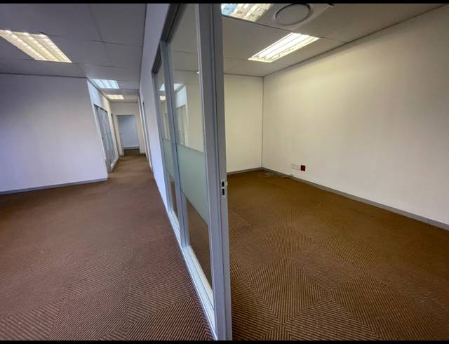 149M² OFFICE TO LET IN ROSEBANK